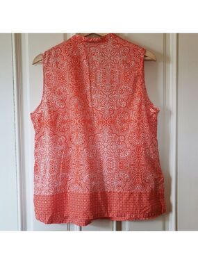 JONES NEW YORK sleeveless top. EUC. Size LP